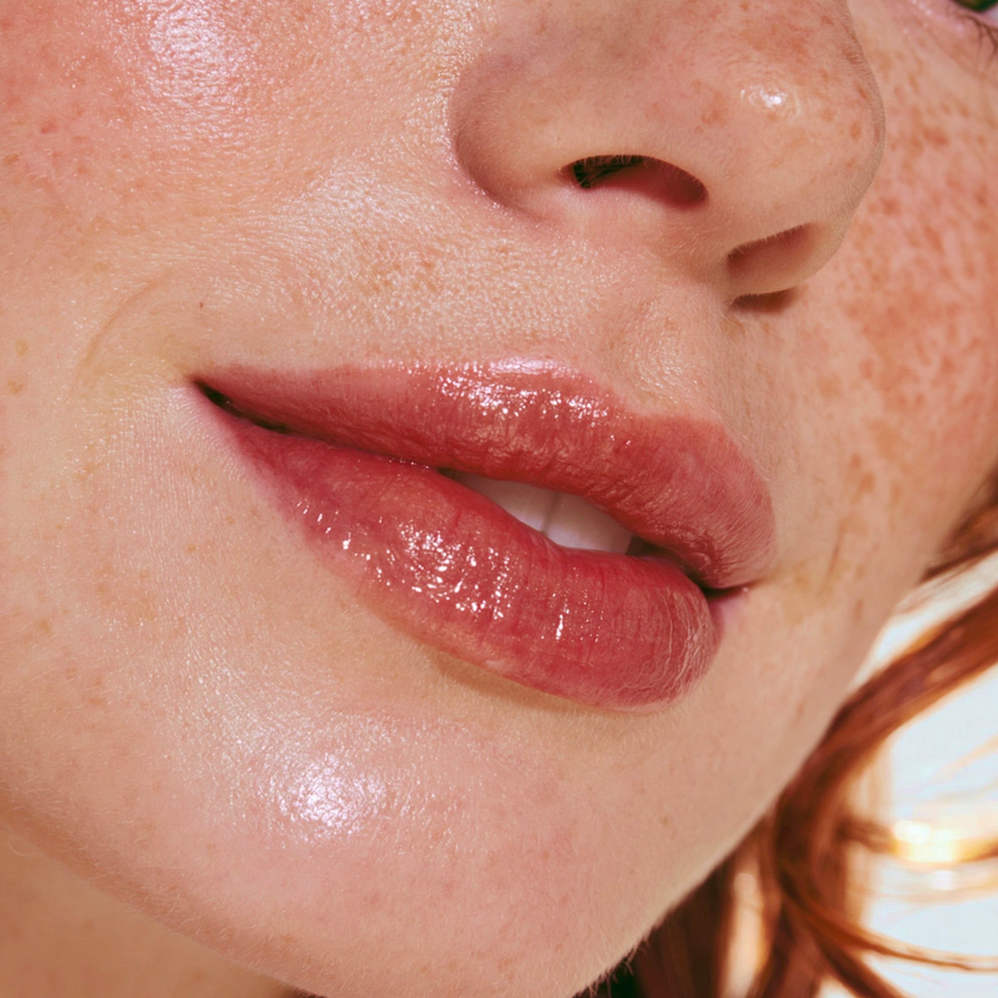 KISS OFF Glossy Lip Stain